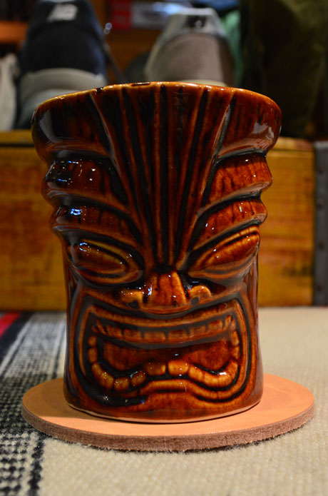 クッシュマンのTIKIマグカップの画像