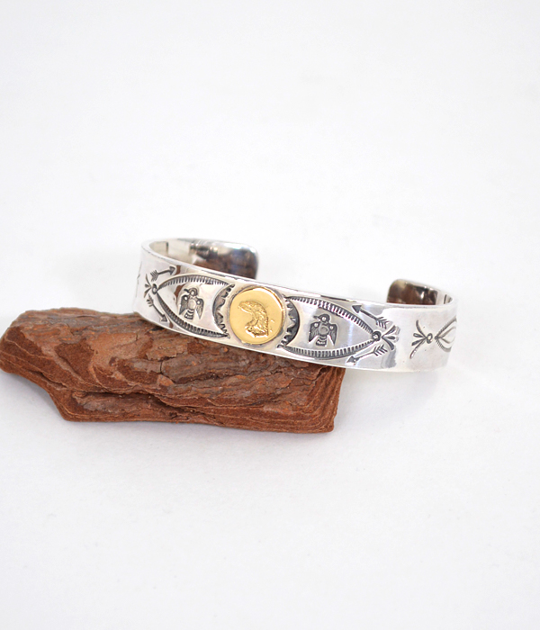 ラリースミス (LARRY SMITH) 18K EAGLE FACE STAMPED BRACELET シルバーブレスレット バングル BR-0075