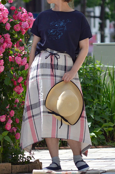 トップジミーのレディースコーディネート画像 個性派スカートのナチュラルコーデ