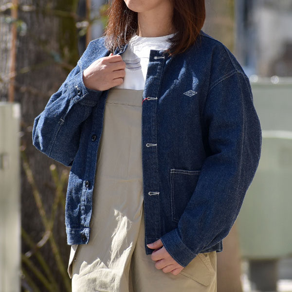 トップジミーのレディースコーディネート画像 ダントン (DANTON) WOMEN'S DENIM COLLARLESS BLOUSON ノーカラー デニムジャケット DT-A0121KDM