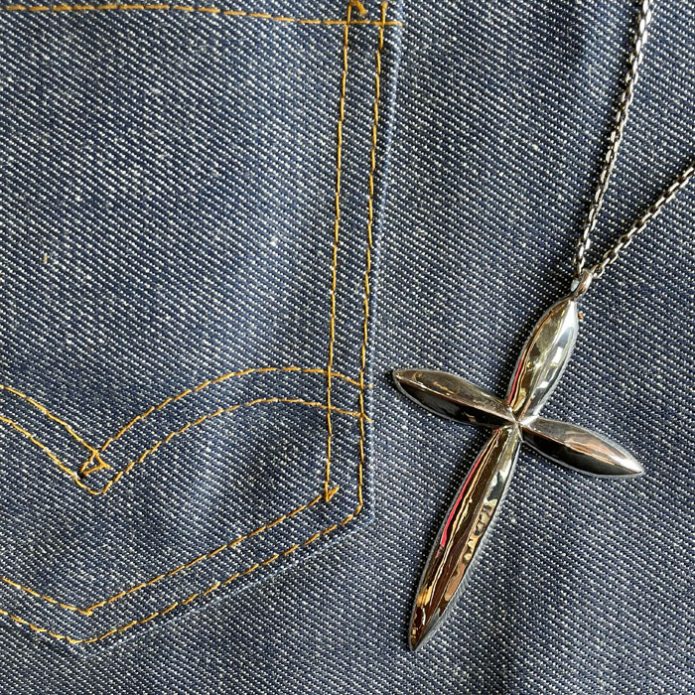 ラリースミス LARRY SMITH TRIANGLE CROSS PENDANT