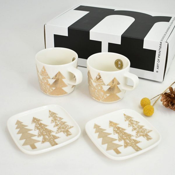 マリメッコ (marimekko) Kuusikossa cup and plate set クーシコッサ トウヒの森カップアンドプレートセット ギフトセット 食器 クリスマスギフト 52239-4-72865 52239472865