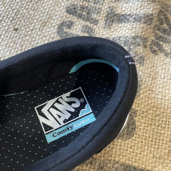 ヴァンズ バンズ VANS UA ComfyCush Slip-On