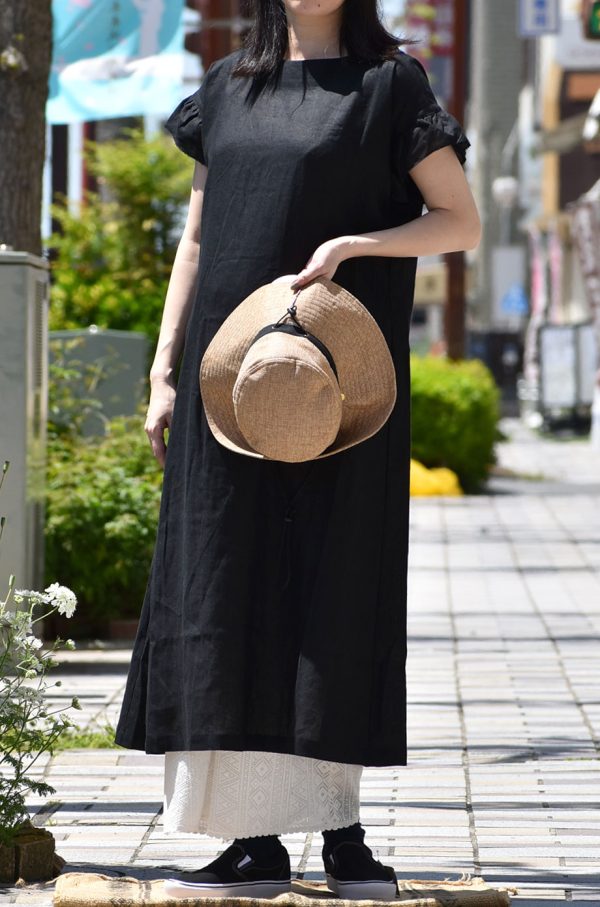 夏をシックに。モノトーンワンピースコーデ トップジミーのレディースコーディネート画像