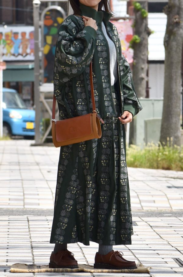 秋の刺繍セットアップコーデ トップジミーのレディースコーディネート画像