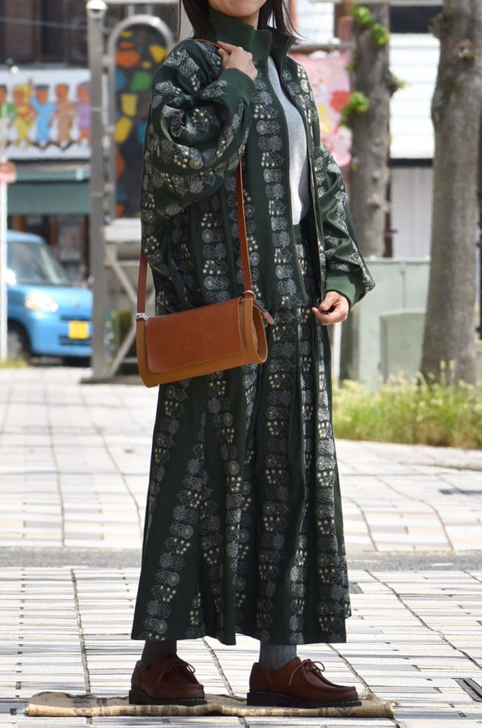 秋の刺繍セットアップコーデ トップジミーのレディースコーディネート画像