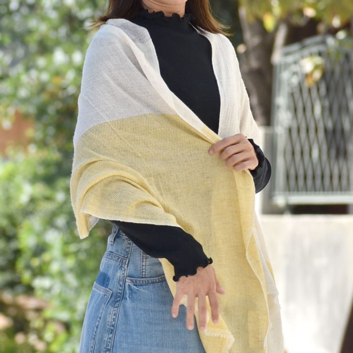 ケレン (KELEN) -TITI- COLOR BLOCK DESIGN STOLE マフラー ストール LKL25FAC2034 トップジミーのレディースコーディネート画像