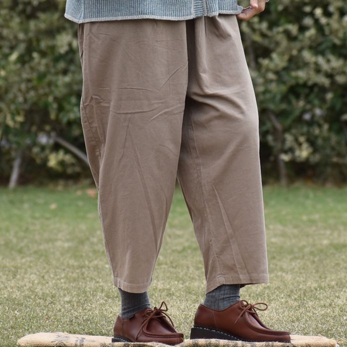 ブリスバンチ (Bliss bunch) 楽楽パンツ コーデュロイパンツ K758-484 トップジミーのレディースコーディネート画像