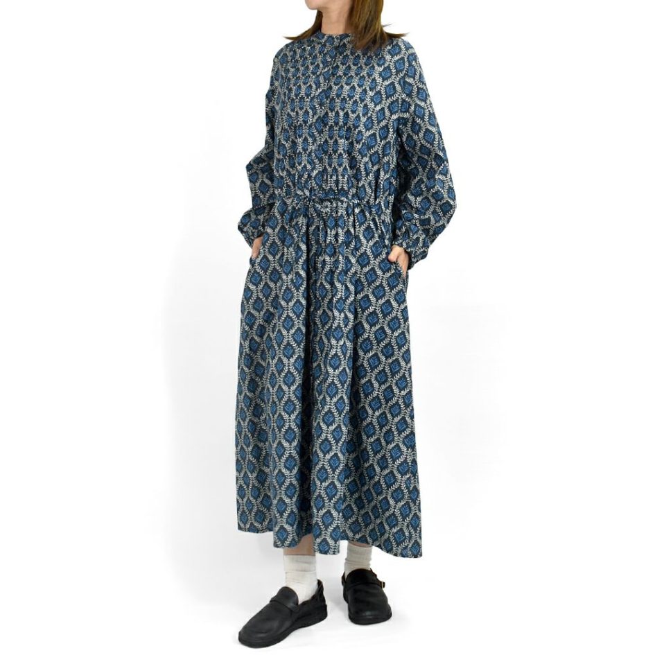 ソソット (sosotto) ツタ柄細ピンタックウエストドロストOP 前開きノーカラーワンピース 42572218