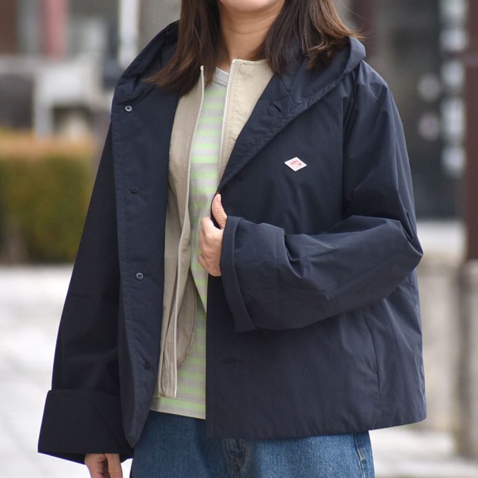 ダントン (DANTON) WOMEN'S INSULATION HOODED WIDE JACKET ショート丈フードジャケット ライトアウター DT-A0673PNT トップジミーのレディースコーディネート画像