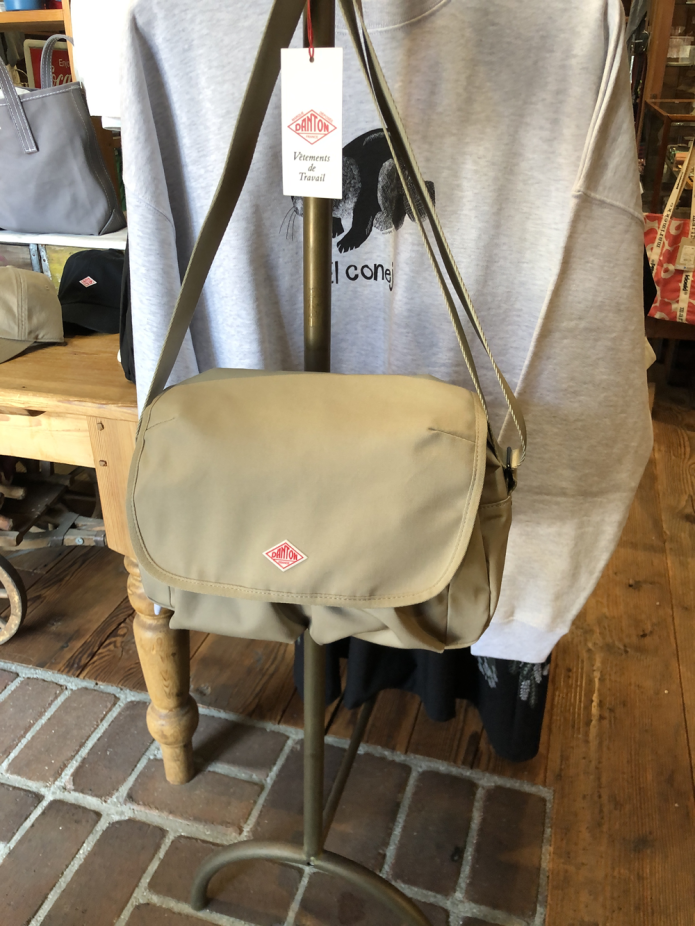 ダントン (DANTON)
OBERKAMPF
Canvas Shoulder Bag
ショルダーバッグ