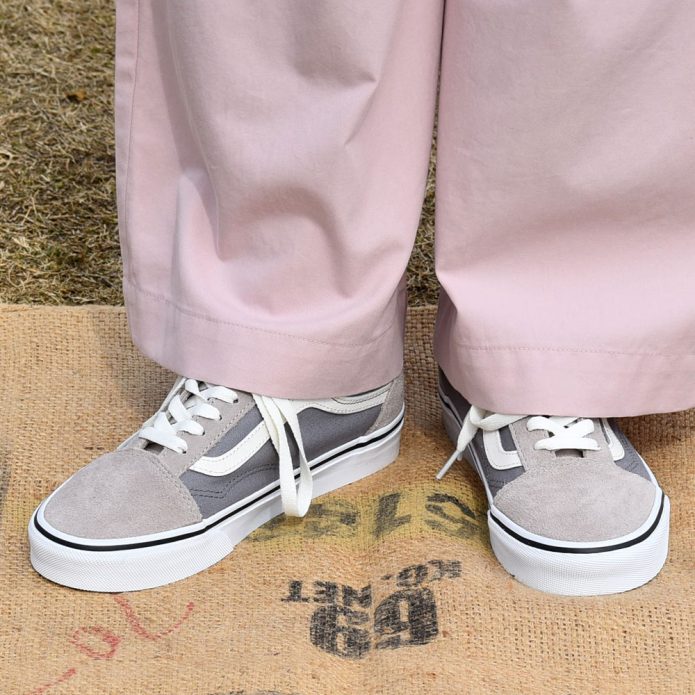 トップジミーのレディースコーディネート画像バンズ/ヴァンズ (VANS) OLD SKOOL 2-TONE FROST GRAY オールドスクール 靴 ローカットスニーカー VN000D7Z85T