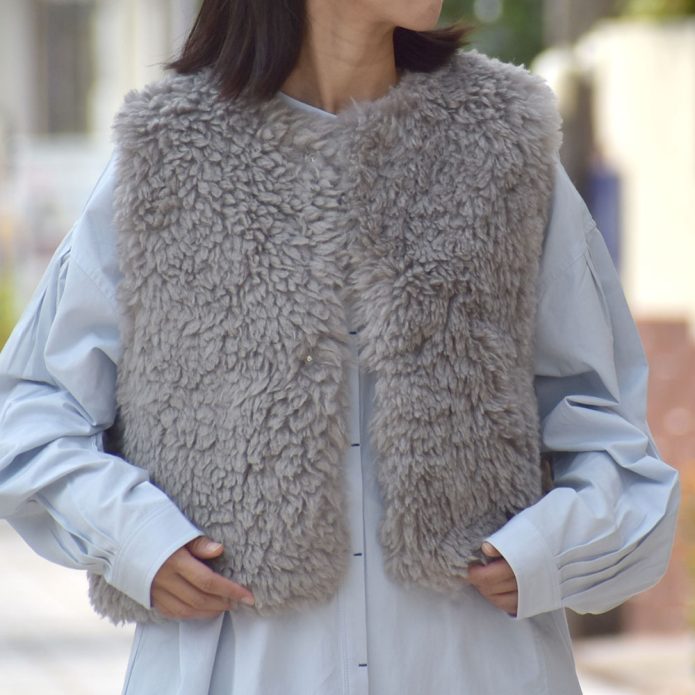 LE GLAZIK(ルグラジック) GILET ボアベスト ショート丈 LG-B0423FPT トップジミーのレディースコーディネート画像
