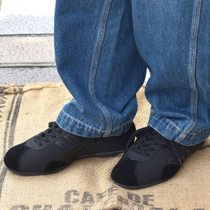 ケレン (KELEN) -PANTHER DERA- NYLON VELOR CLASSIC SNEAKER ローカットスニーカー LKL26HFW2001 トップジミーのレディースコーディネート画像